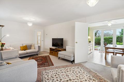 17 Coat Wicks, Seer Green, Beaconsfield, HP9 2YR