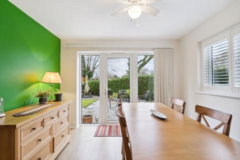 17 Coat Wicks, Seer Green, Beaconsfield, HP9 2YR
