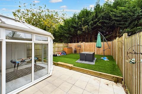 82 Fairfields, Thetford, IP24 1LB