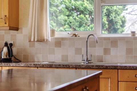 3 Dell Close, Haslemere, GU27 1ES