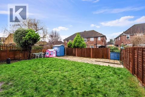 2 bedroom maisonette for sale, Wolsey Close, Worcester Park, KT4