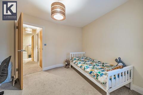 2 Lindsay Road, Worcester Park, KT4 8LE