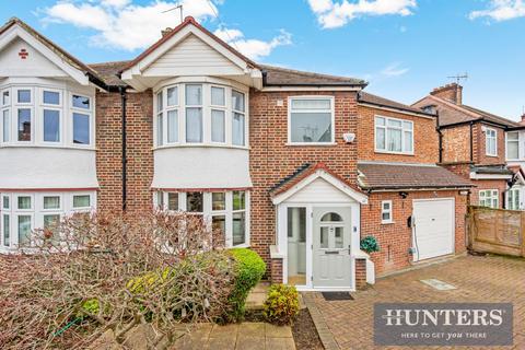 4 bedroom semi-detached house for sale, Roxborough Avenue, Isleworth