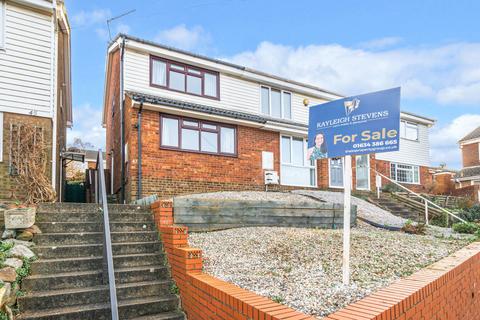 2 bedroom end of terrace house for sale, Nightingale Close, Gillingham ME8