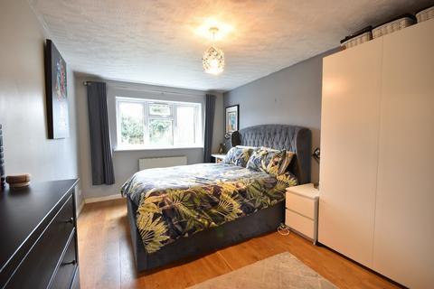 5 Akehurst Close, Copthorne, Crawley, RH10 3QQ