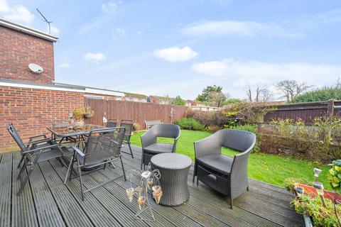 7 Somertons Close, Guildford, GU2 9YB