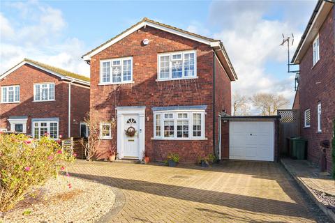 7 Somertons Close, Guildford, GU2 9YB