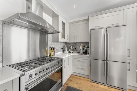 3 bedroom flat for sale, Upper Richmond Road West, East Sheen, SW14