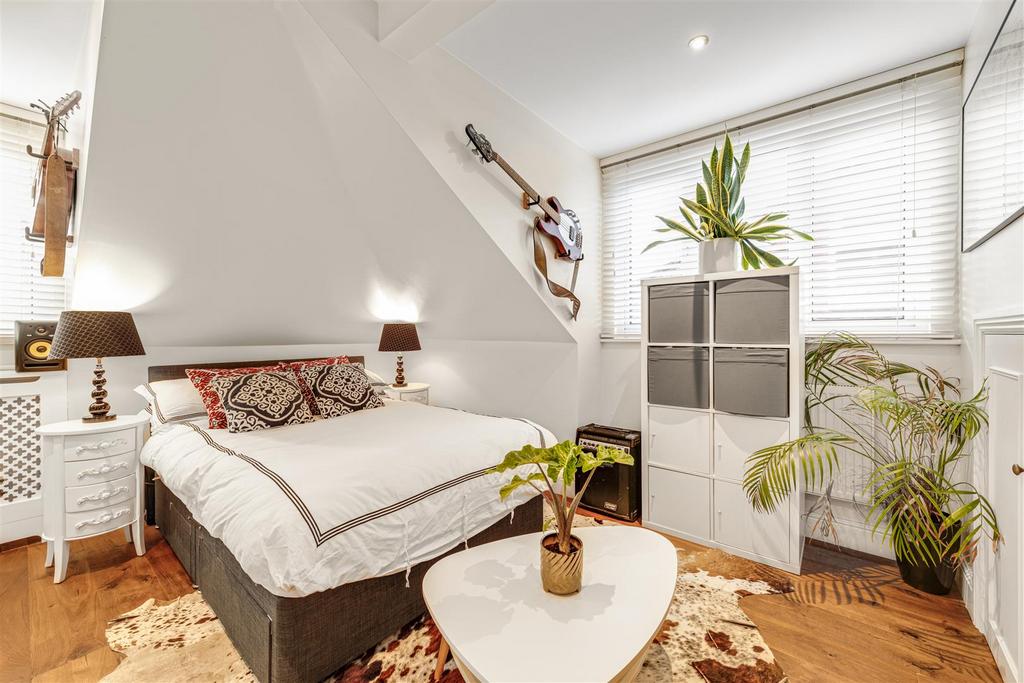 JA-Flat 2  190 Upper Richmond Road West-24.JPG