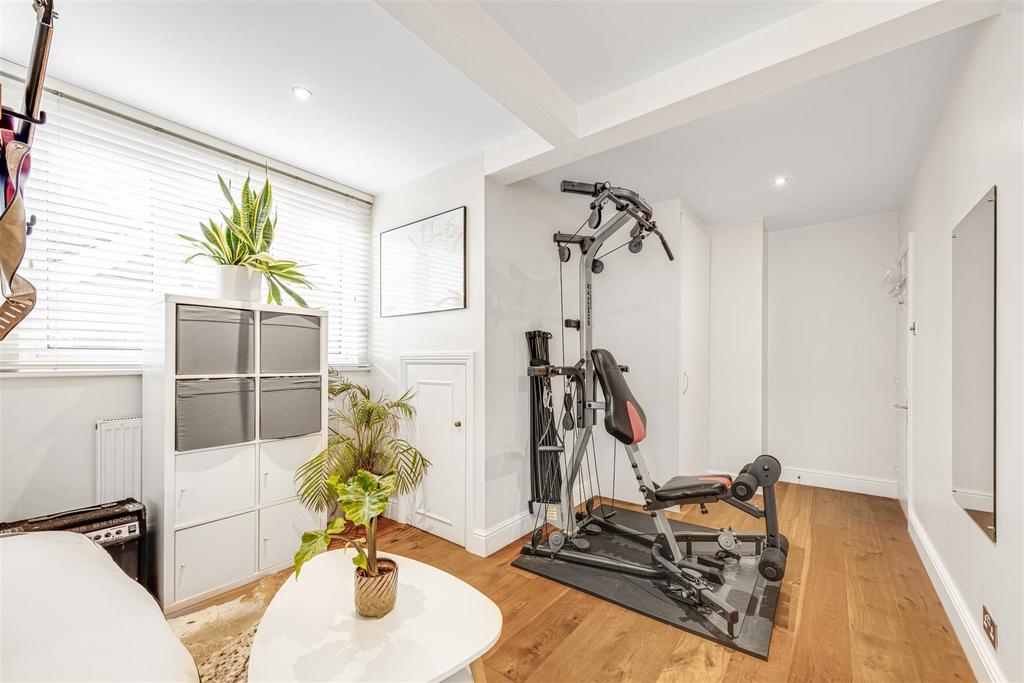 JA-Flat 2  190 Upper Richmond Road West-26.JPG
