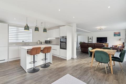 4 Dupre Crescent, Wilton Park, Beaconsfield, HP9 2RW