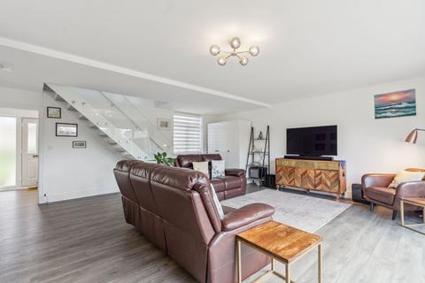 4 Dupre Crescent, Wilton Park, Beaconsfield, HP9 2RW