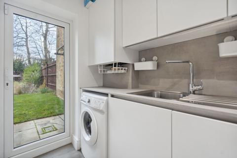 4 Dupre Crescent, Wilton Park, Beaconsfield, HP9 2RW