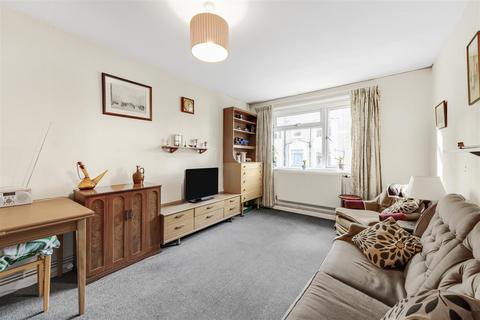 1 bedroom flat for sale, Little St. Leonards, East Sheen, SW14