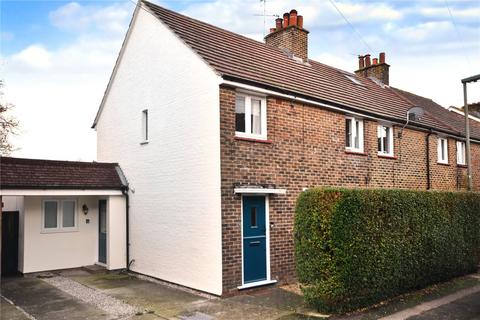 4 bedroom semi-detached house for sale, Horley, Surrey, RH6