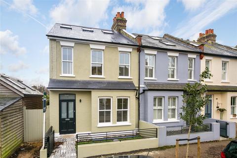 3 bedroom end of terrace house for sale, Royal Road, Teddington