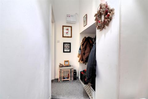Flat 4, Hillgrove House Bath Road, Woodchester, Stroud, GL5 5NR