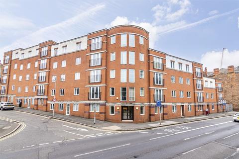 2 bedroom flat to rent, The Zone, Cranbrook Street, Nottingham