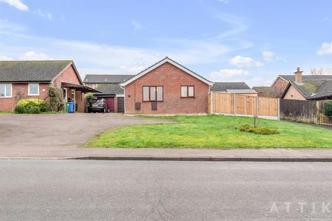 2 bedroom detached bungalow for sale, Dukes Drive, Halesworth