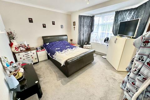 44 Redhill Drive, Edgware, HA8 5JN