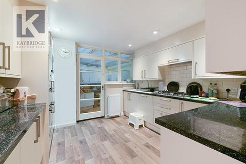 1 Salisbury Road, Worcester Park, KT4 7DF