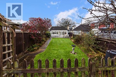 1 Salisbury Road, Worcester Park, KT4 7DF