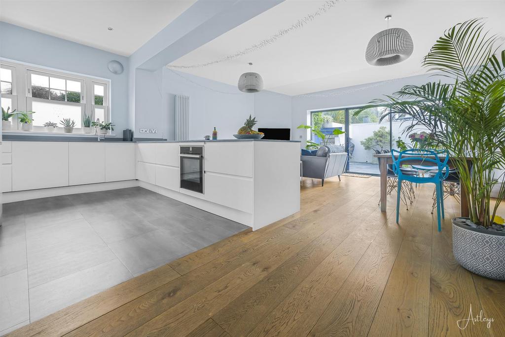 Open Plan Kitchen/Dining Room