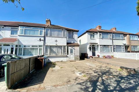 3 bedroom end of terrace house for sale, Constable Gardens, Edgware HA8