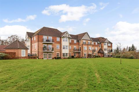 3 bedroom flat for sale, Tudor Court, Liphook