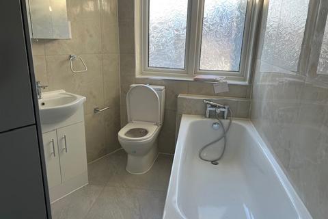 1 bedroom flat to rent, Bennetts Castle Lane, Dagenham, Essex, RM8