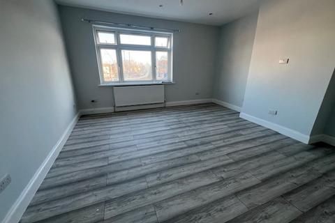 1 bedroom flat to rent, Bennetts Castle Lane, Dagenham, Essex, RM8