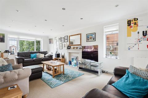 4 bedroom detached house for sale, Windmill Lane, Bushey Heath,