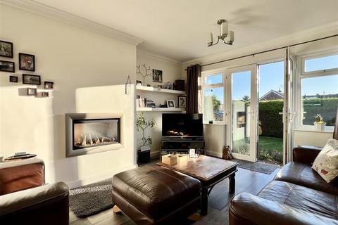 2 bedroom semi-detached bungalow for sale, Sea View Close, Scarborough