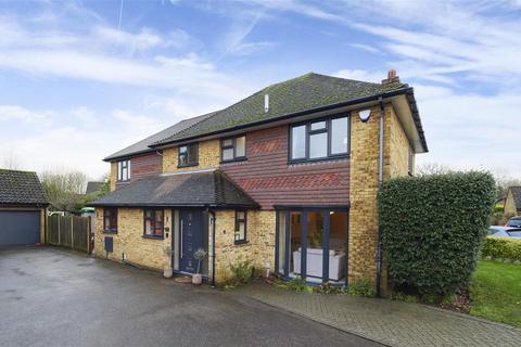 4 bedroom detached house for sale, Blacksmith Drive, Grove Green