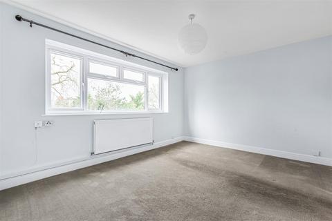 2 bedroom flat for sale, Carlton Drive, London