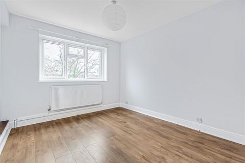 2 bedroom flat for sale, Carlton Drive, London