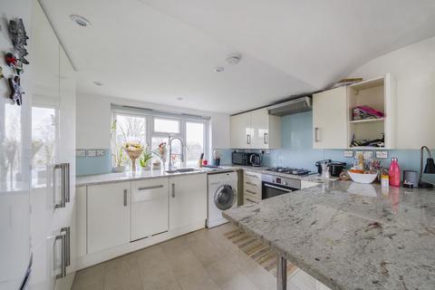 Flat E, 17 Marriott Road, Barnet, EN5 4NJ