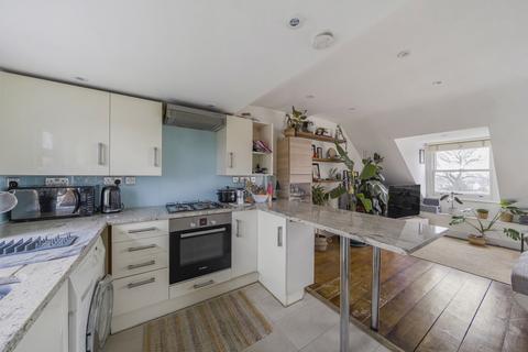 Flat E, 17 Marriott Road, Barnet, EN5 4NJ