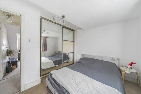 Flat E, 17 Marriott Road, Barnet, EN5 4NJ