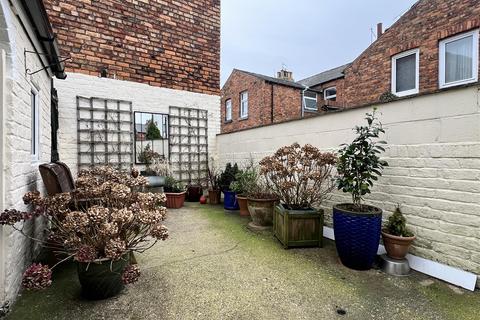 3 bedroom terraced house for sale, Ireton Street, Scarborough