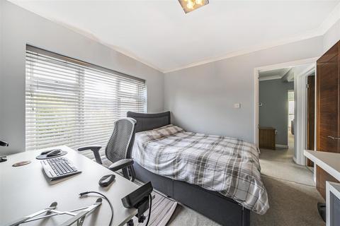 2 bedroom flat for sale, Salisbury Road, Leigh-On-Sea SS9