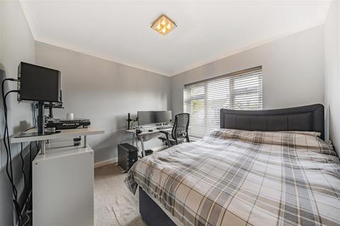 2 bedroom flat for sale, Salisbury Road, Leigh-On-Sea SS9