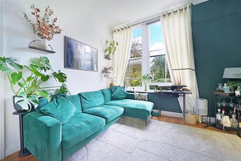 1 bedroom flat for sale, Belmont Court, Highbury New Park, London N5