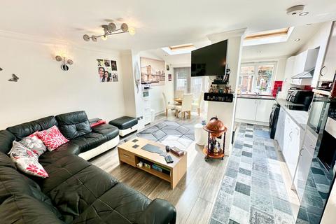 3 bedroom semi-detached house for sale, Rookery Close, London NW9