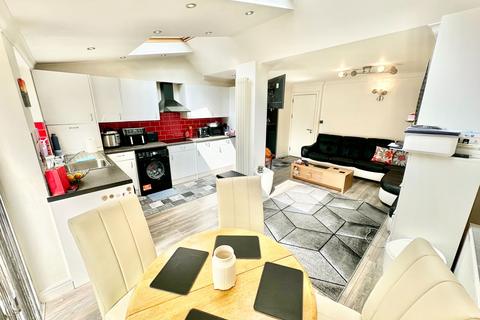 3 bedroom semi-detached house for sale, Rookery Close, London NW9