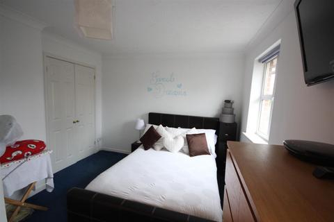 2 bedroom end of terrace house to rent, Latham Close, Darenth Village Park, Dartford, Kent