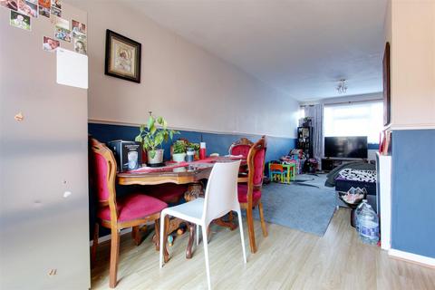 3 bedroom terraced house for sale, Longbridge Close, Tring