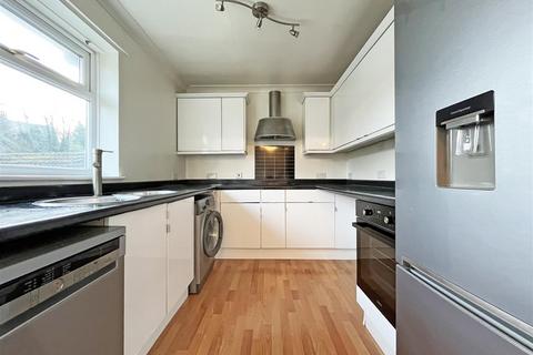 2 bedroom maisonette to rent, St. Andrews Road, Nottingham NG3