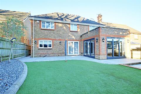 4 bedroom detached house for sale, Regent Close, Kings Langley