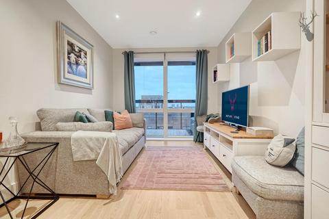 1 bedroom apartment for sale, Aston Street, London